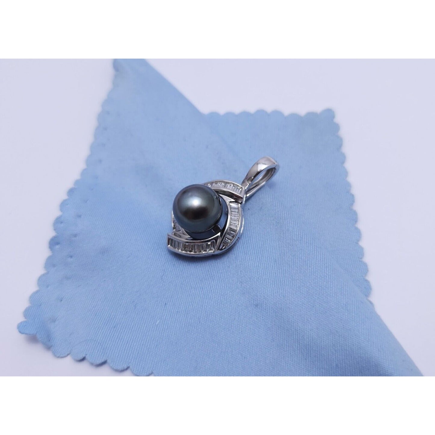 14K Solid White Gold Drop Dangle Tahitian Pearl & Diamond Charm Pendant