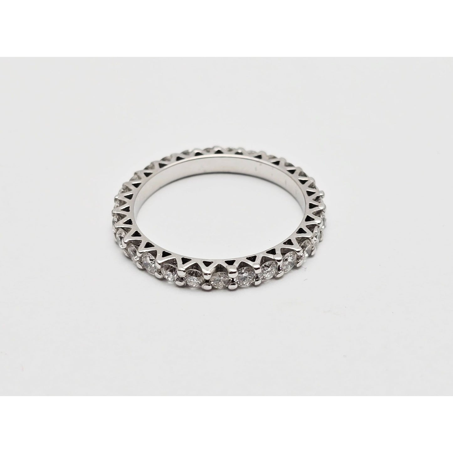 14K White Gold Diamond Eternity Wedding Band Ring