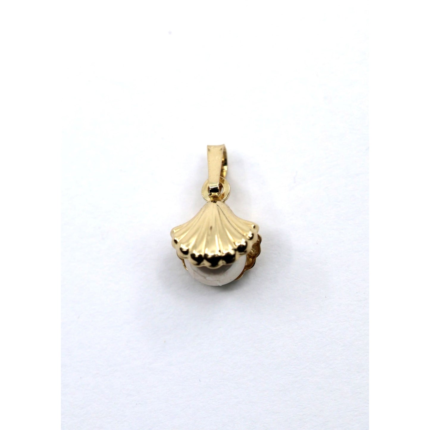 14K Yellow Gold Pearl Drop Dangle Sea Shell Clam Charm Pendant