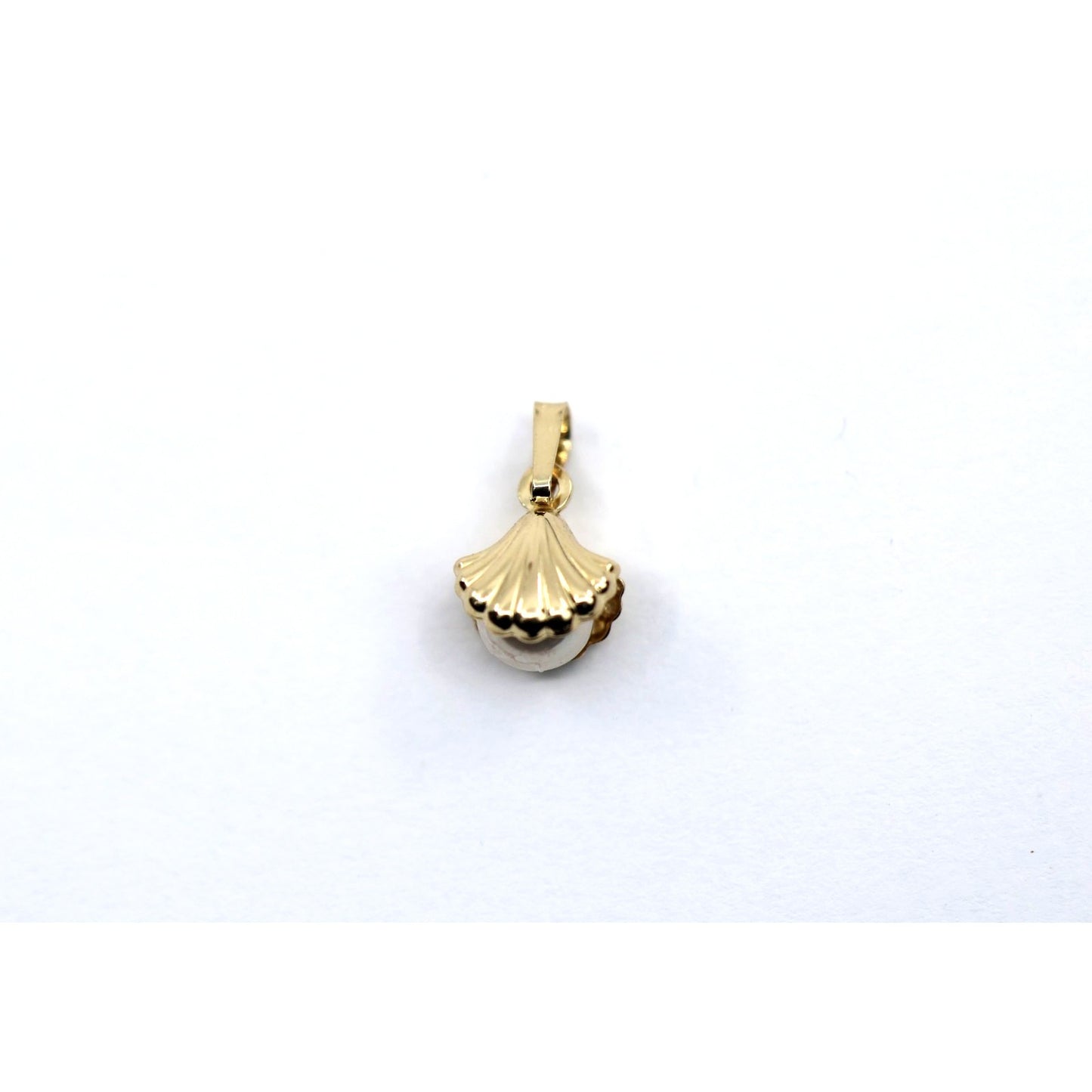 14K Yellow Gold Pearl Drop Dangle Sea Shell Clam Charm Pendant