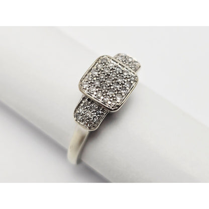 14K White Gold Round Cut Diamond Ring