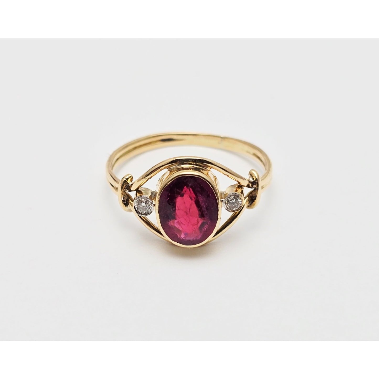 18K Yellow Gold Tourmaline & Diamond Ring