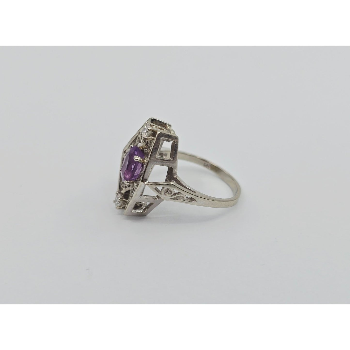 14K White Gold Amethyst & Diamond Ring