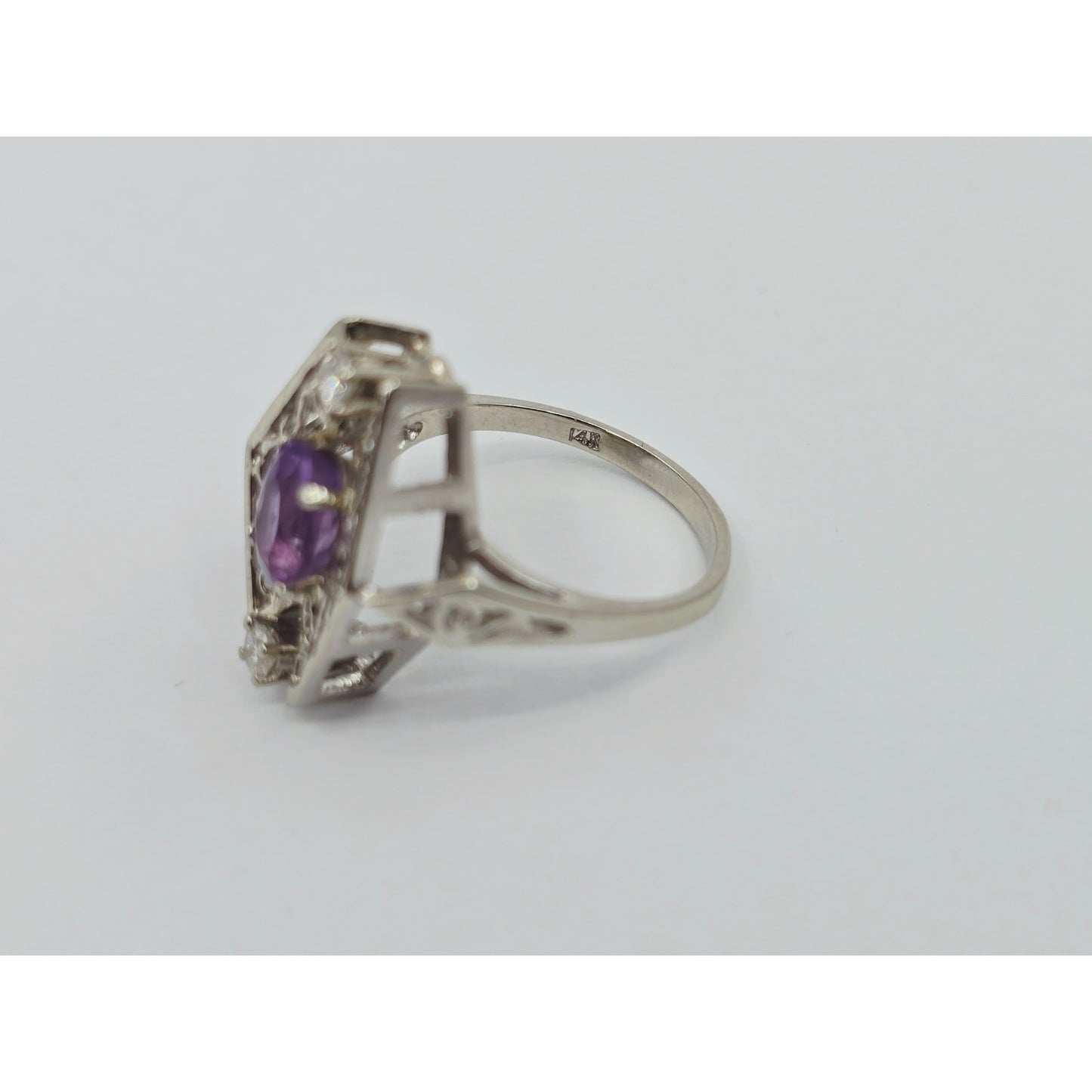 14K White Gold Amethyst & Diamond Ring
