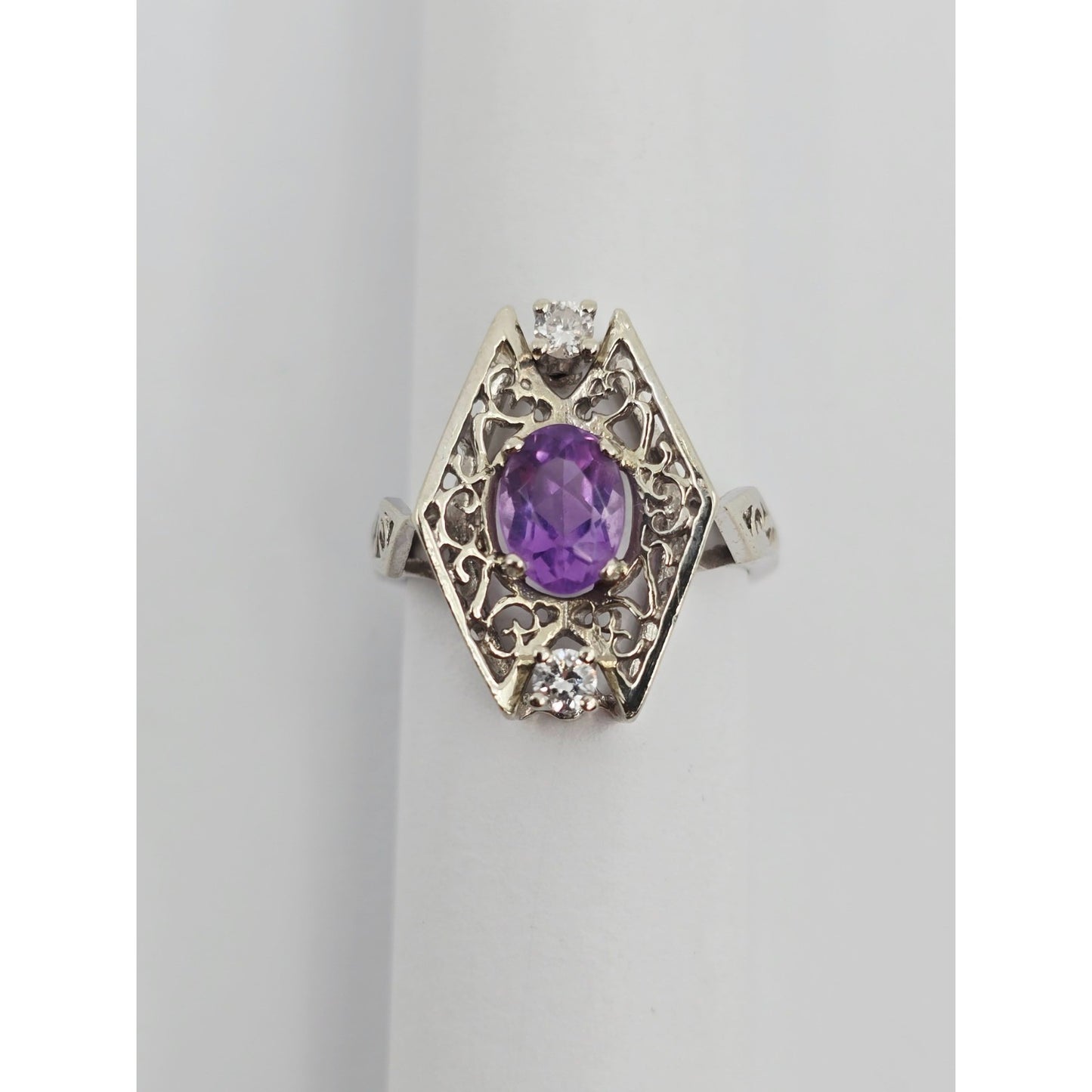 14K White Gold Amethyst & Diamond Ring