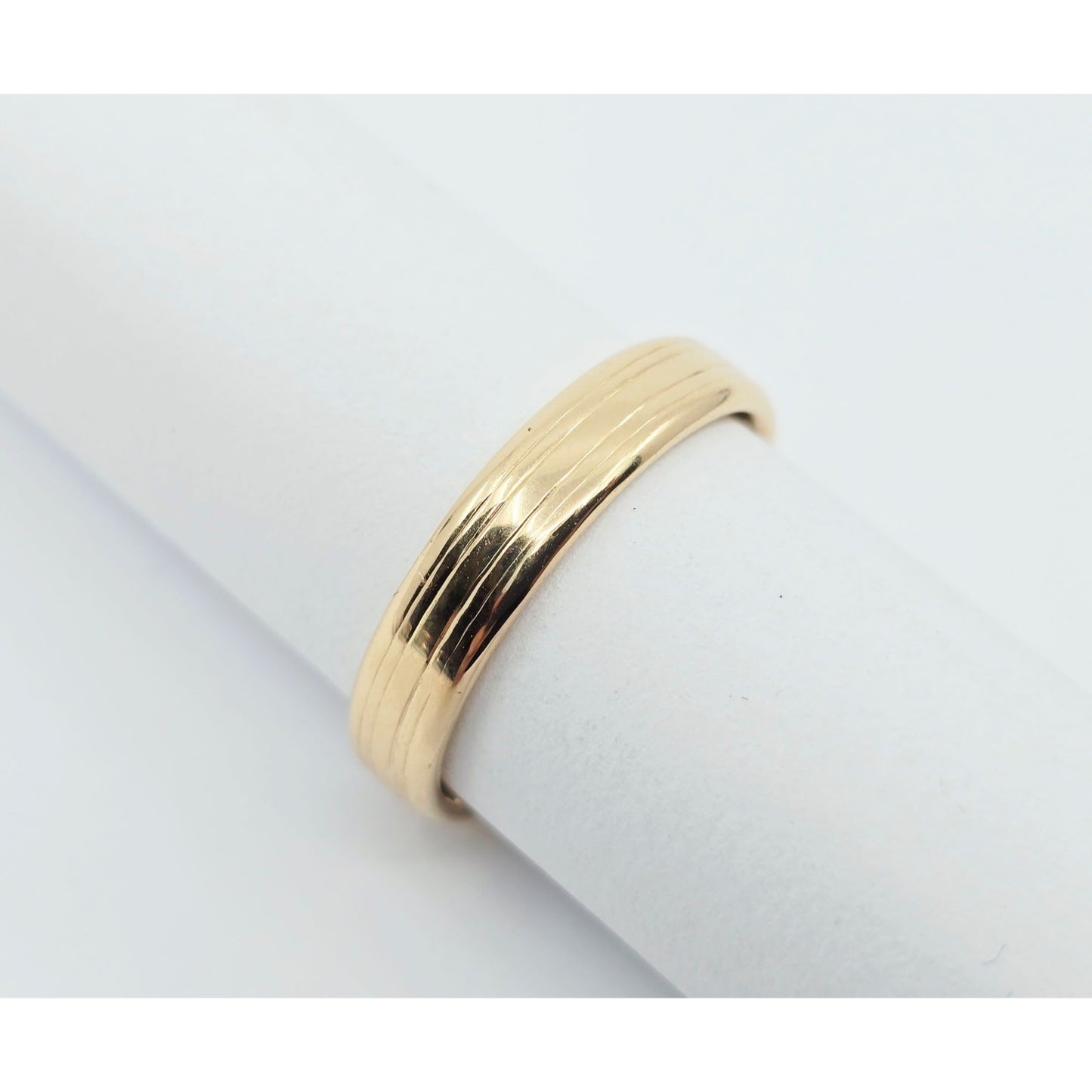 18K Yellow Gold Polished Lined Wedding Band Ring