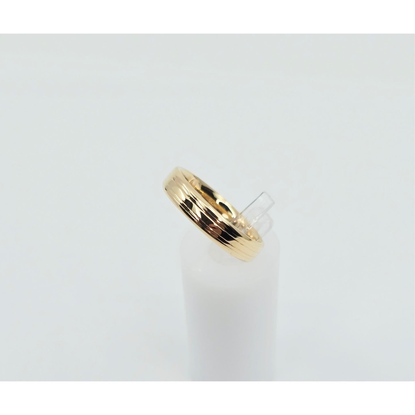 18K Yellow Gold Polished Lined Wedding Band Ring