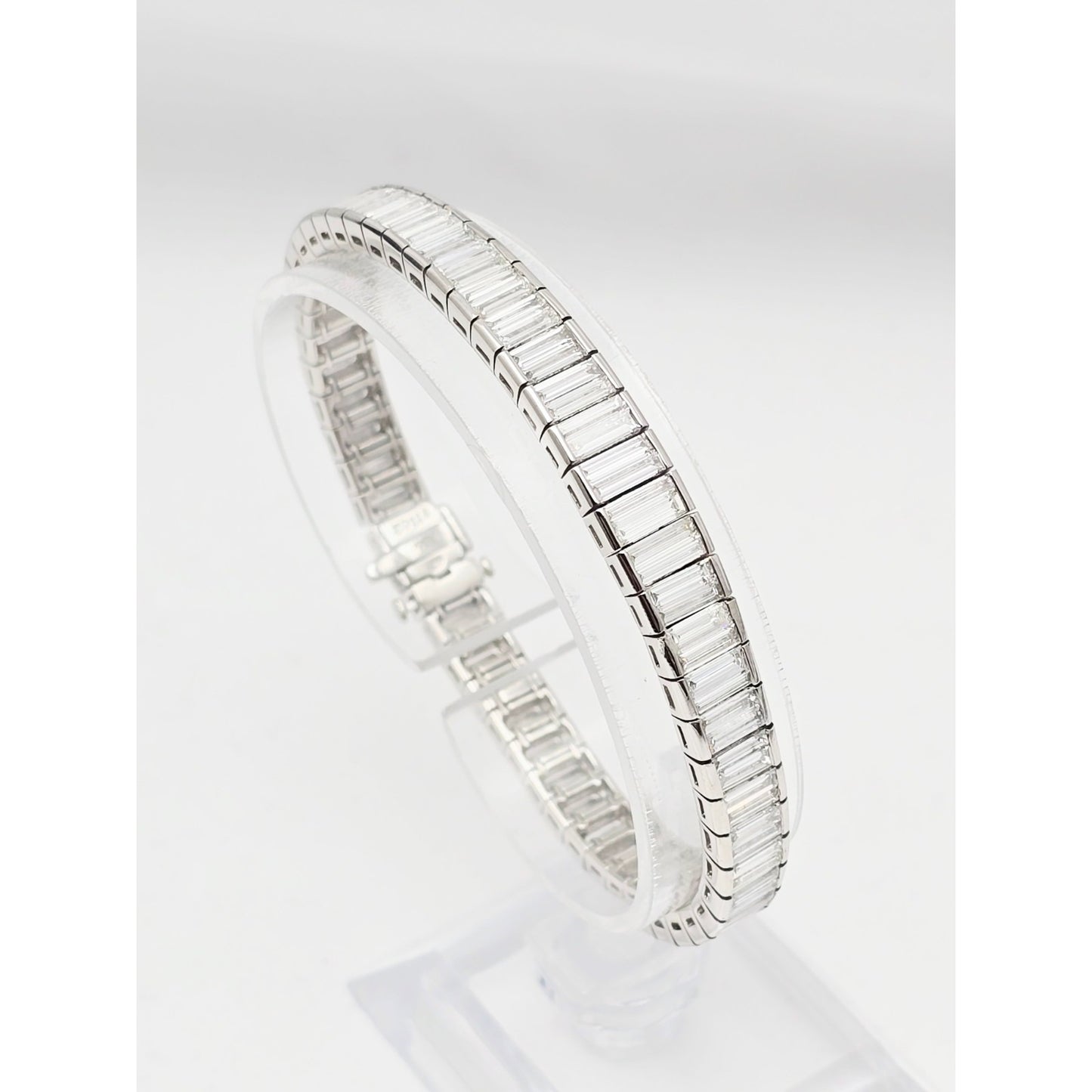 900 Platinum Baguette Cut Diamond Graduated Tennis Link Bracelet