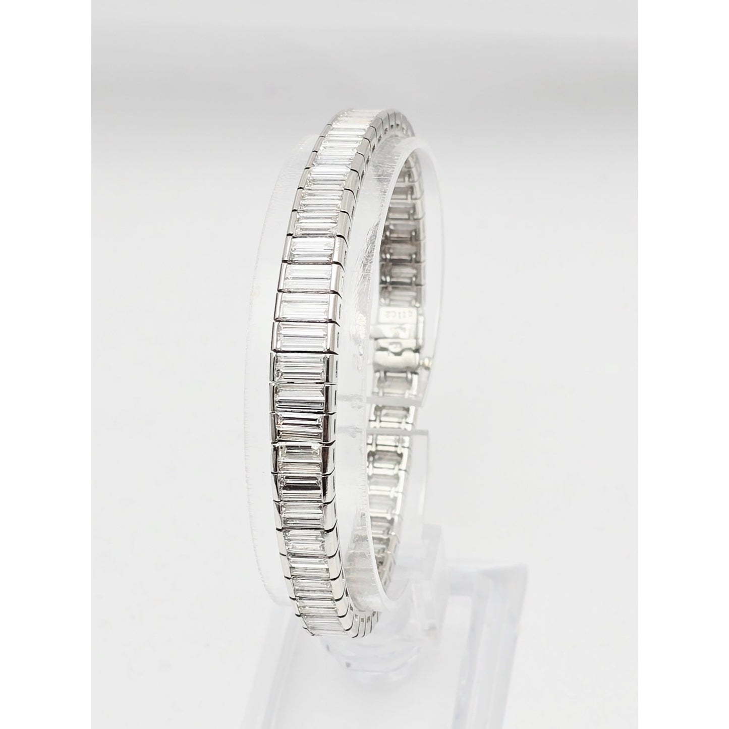 900 Platinum Baguette Cut Diamond Graduated Tennis Link Bracelet