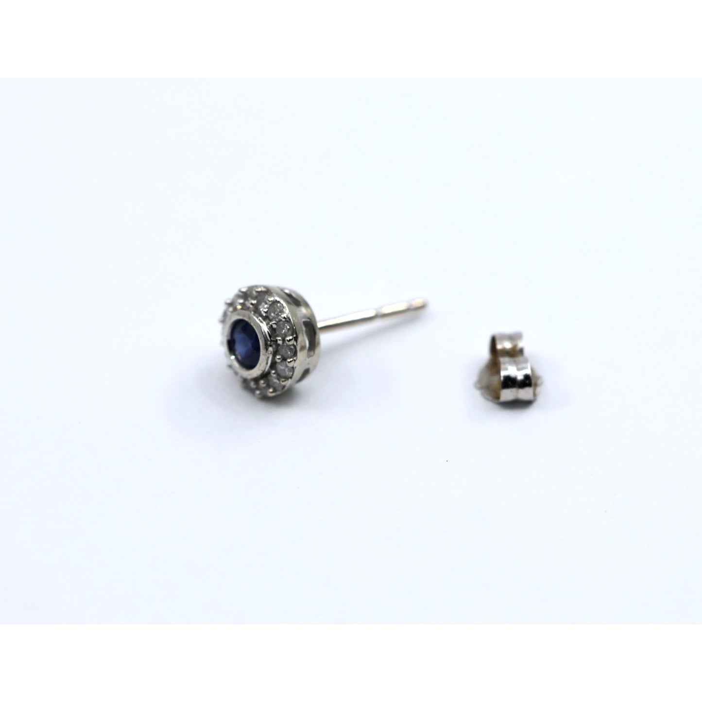 Single 10K White Gold Round Shaped Sapphire & Diamond Stud Earring
