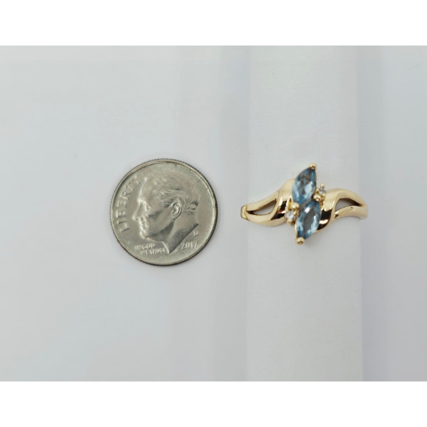 14K Yellow Gold Aquamarine & Diamond Ring