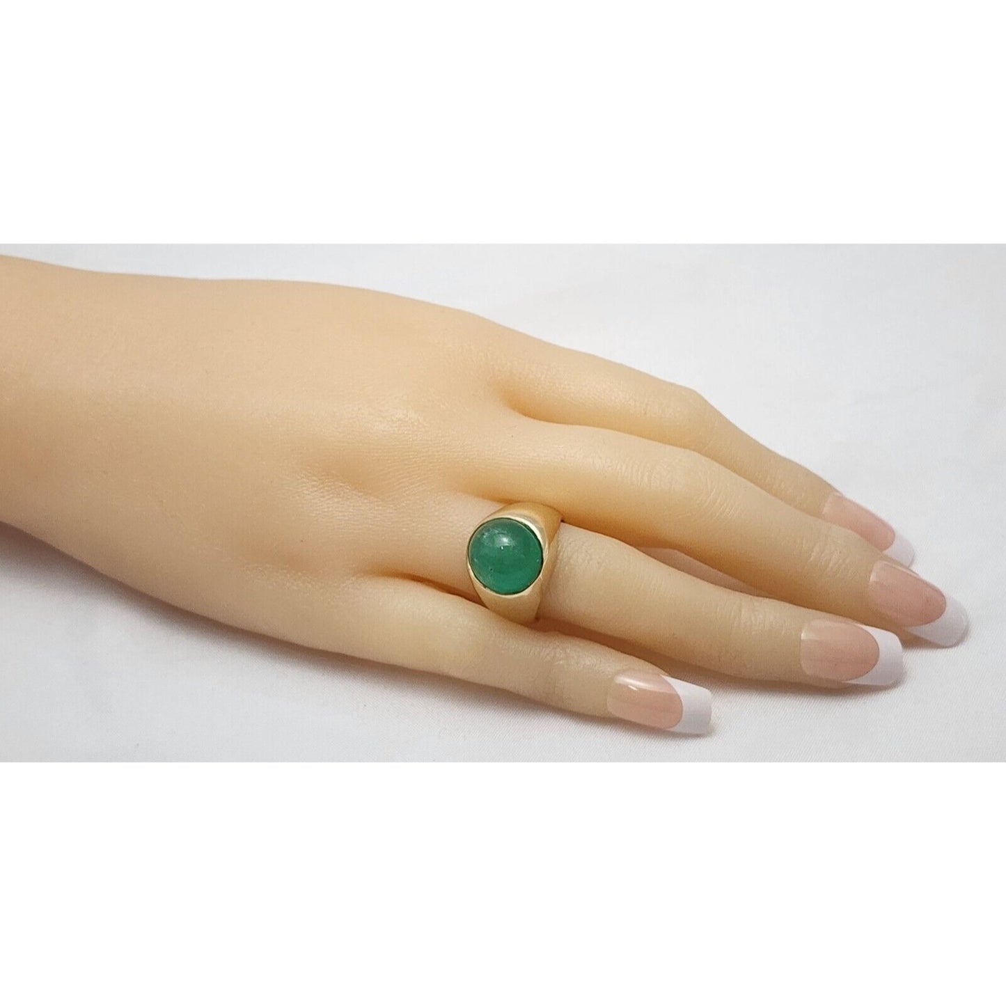 14K Yellow Gold Green Chalcedony Ring