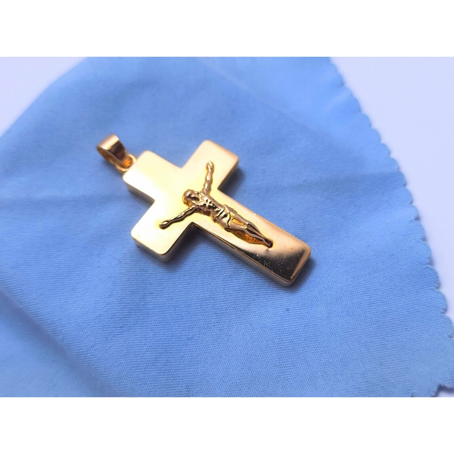 21K Yellow Gold Polished Jesus on Cross Charm Pendant