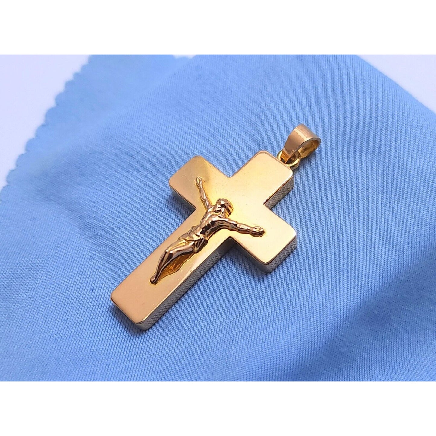 21K Yellow Gold Polished Jesus on Cross Charm Pendant