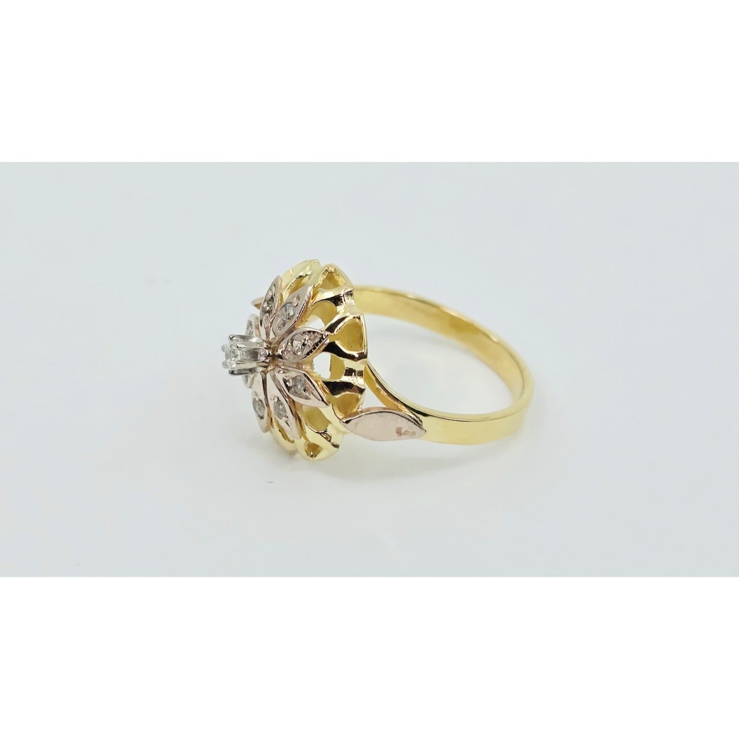 18K Two Tone Gold Floral Flower Diamond Ring