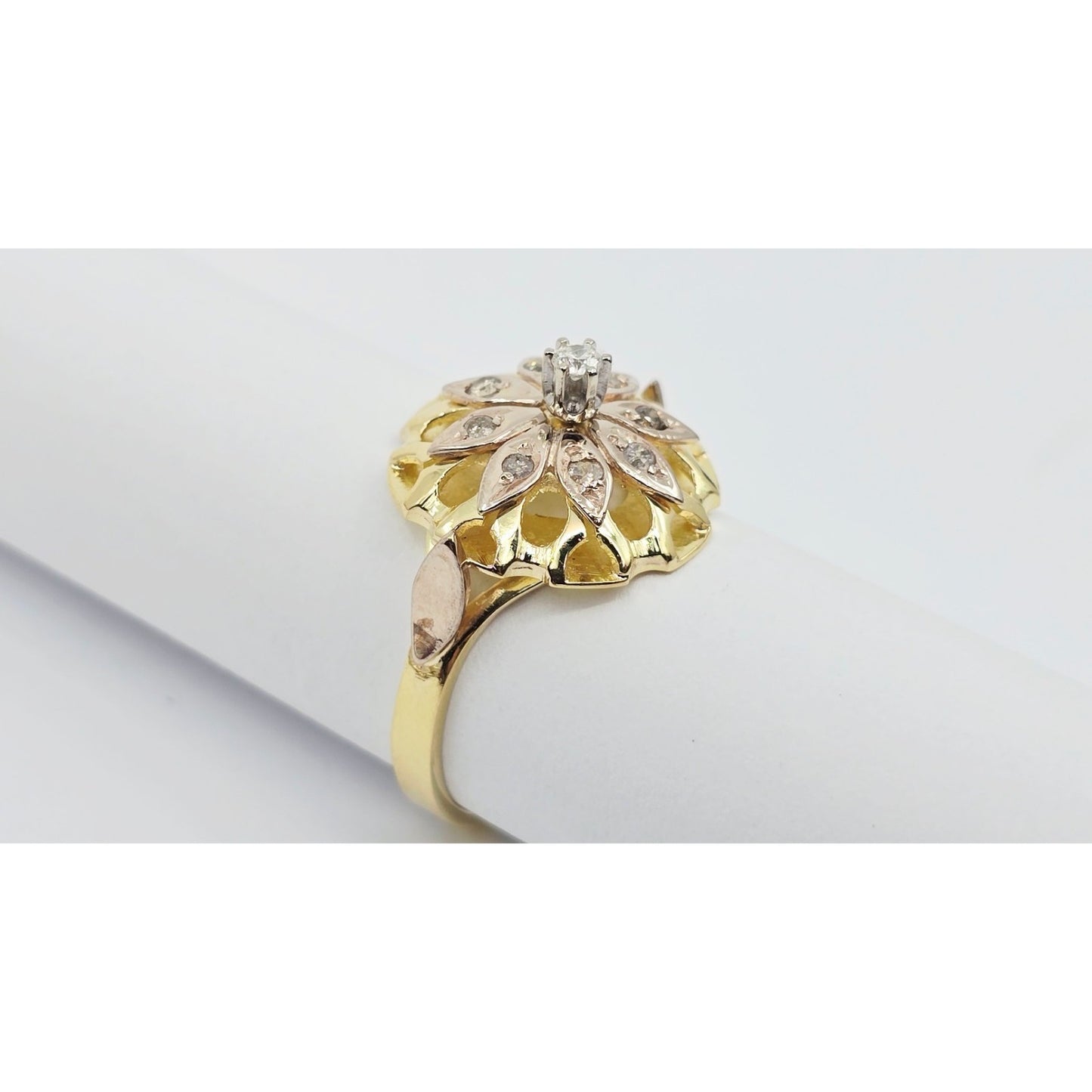 18K Two Tone Gold Floral Flower Diamond Ring