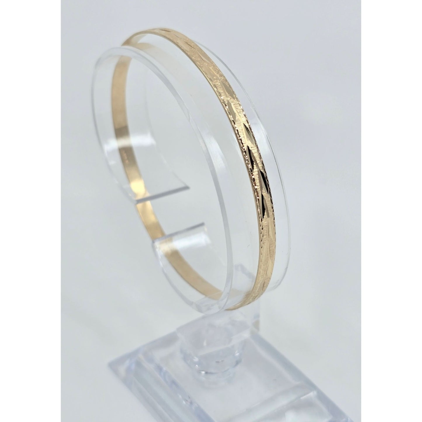 14K Yellow Gold Diamond Cut Bangle Bracelet