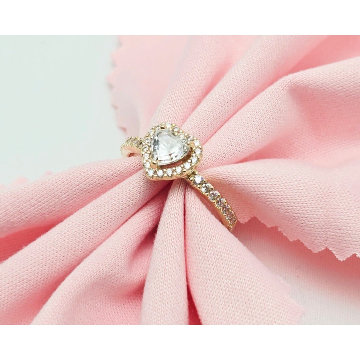 Pandora Timeless CZ Elevated Heart 14K Yellow Gold Ring