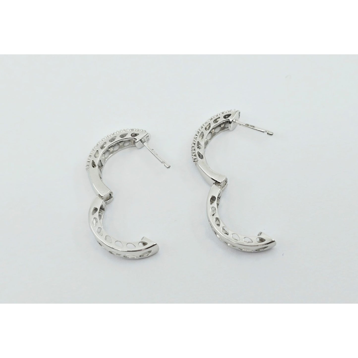 10K White Gold Round Diamond Hinged Hoop Huggie Earrings