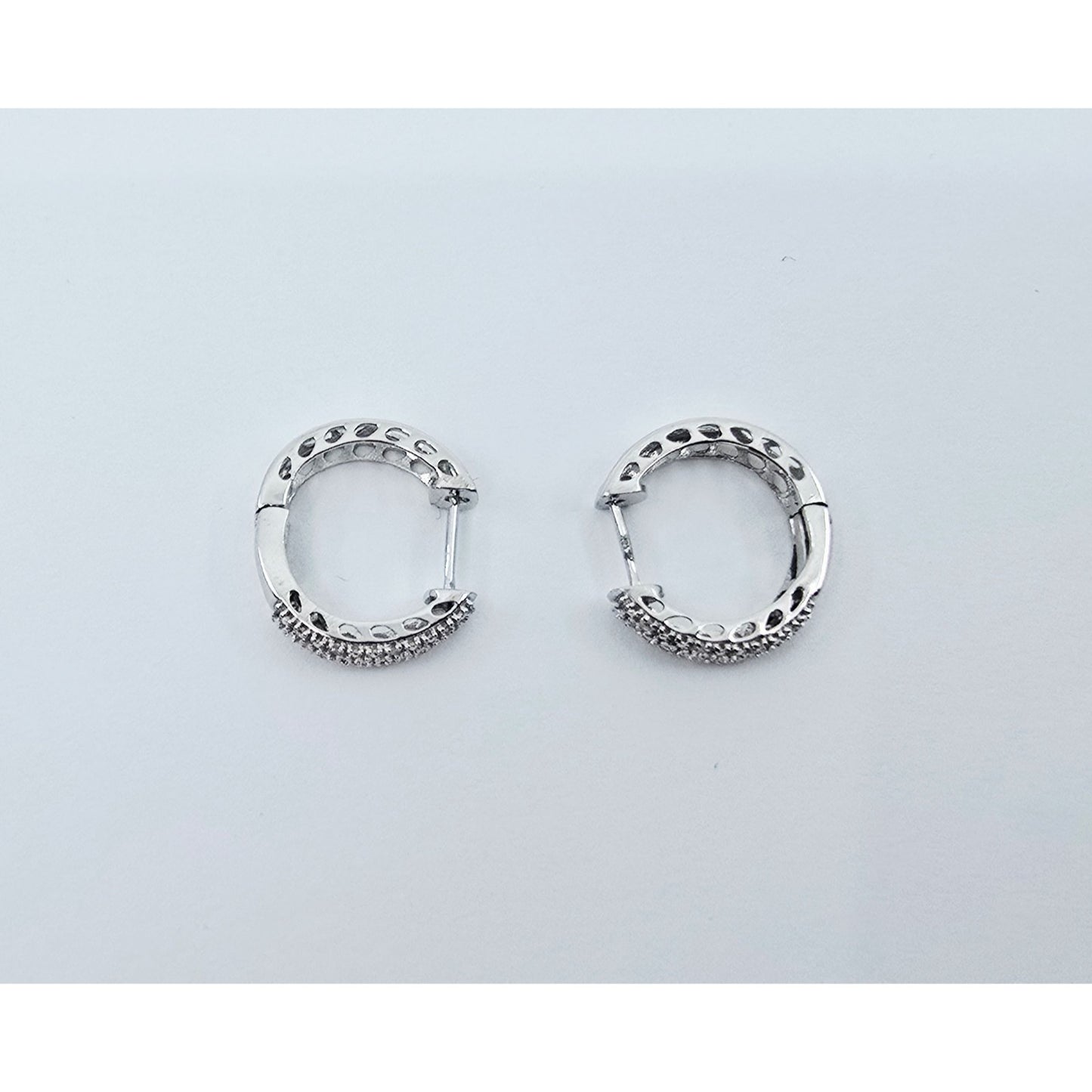 10K White Gold Round Diamond Hinged Hoop Huggie Earrings