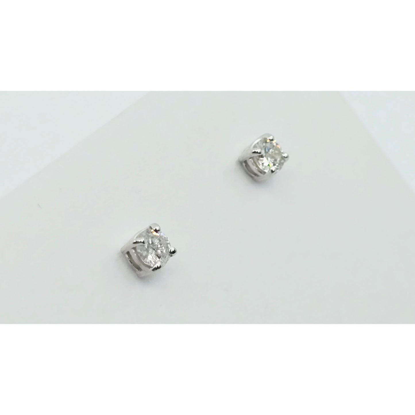 14K White Gold Round Cut Diamond Stud Earrings