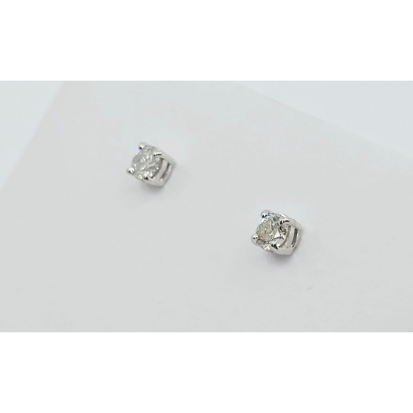 14K White Gold Round Cut Diamond Stud Earrings