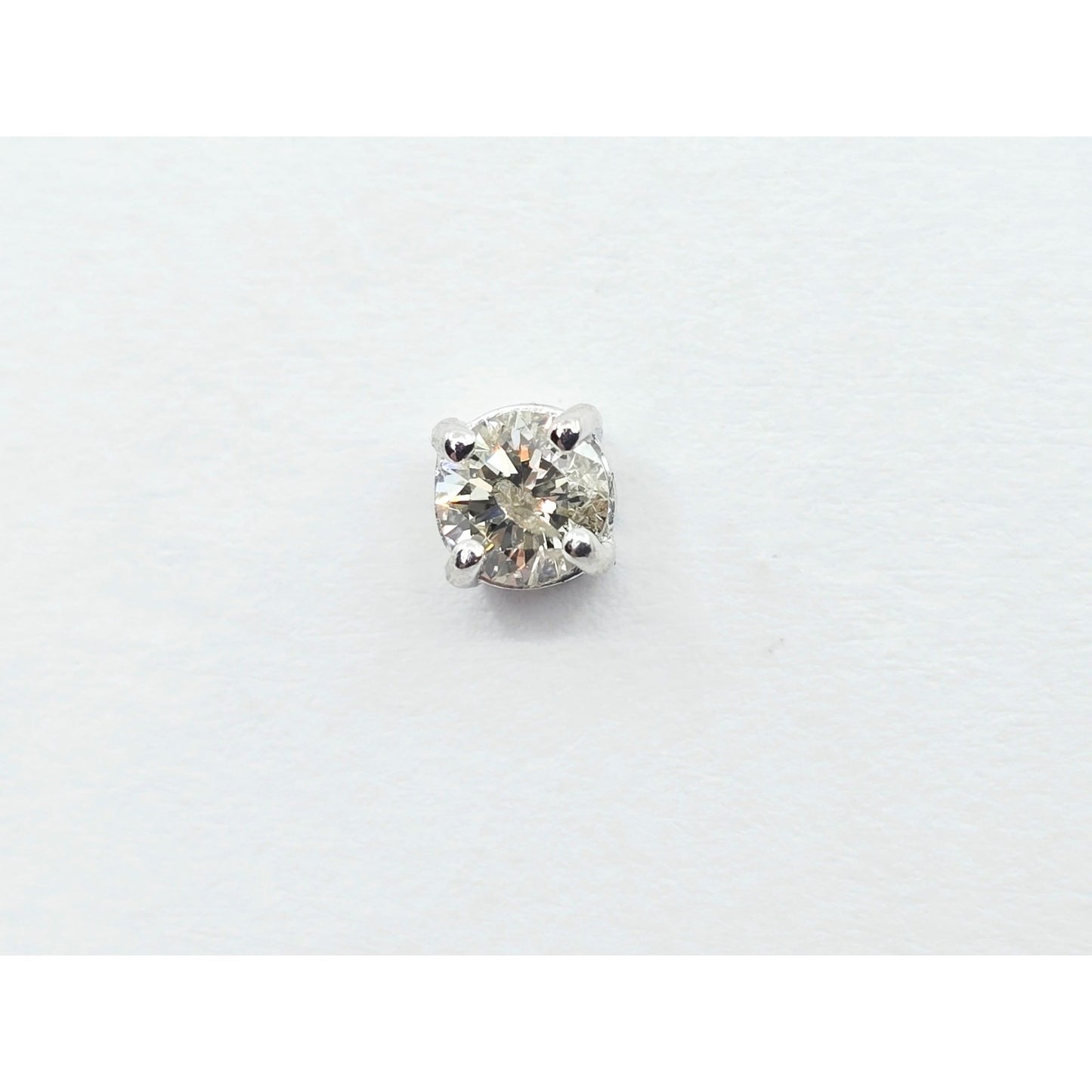 14K White Gold Round Cut Diamond Stud Earrings