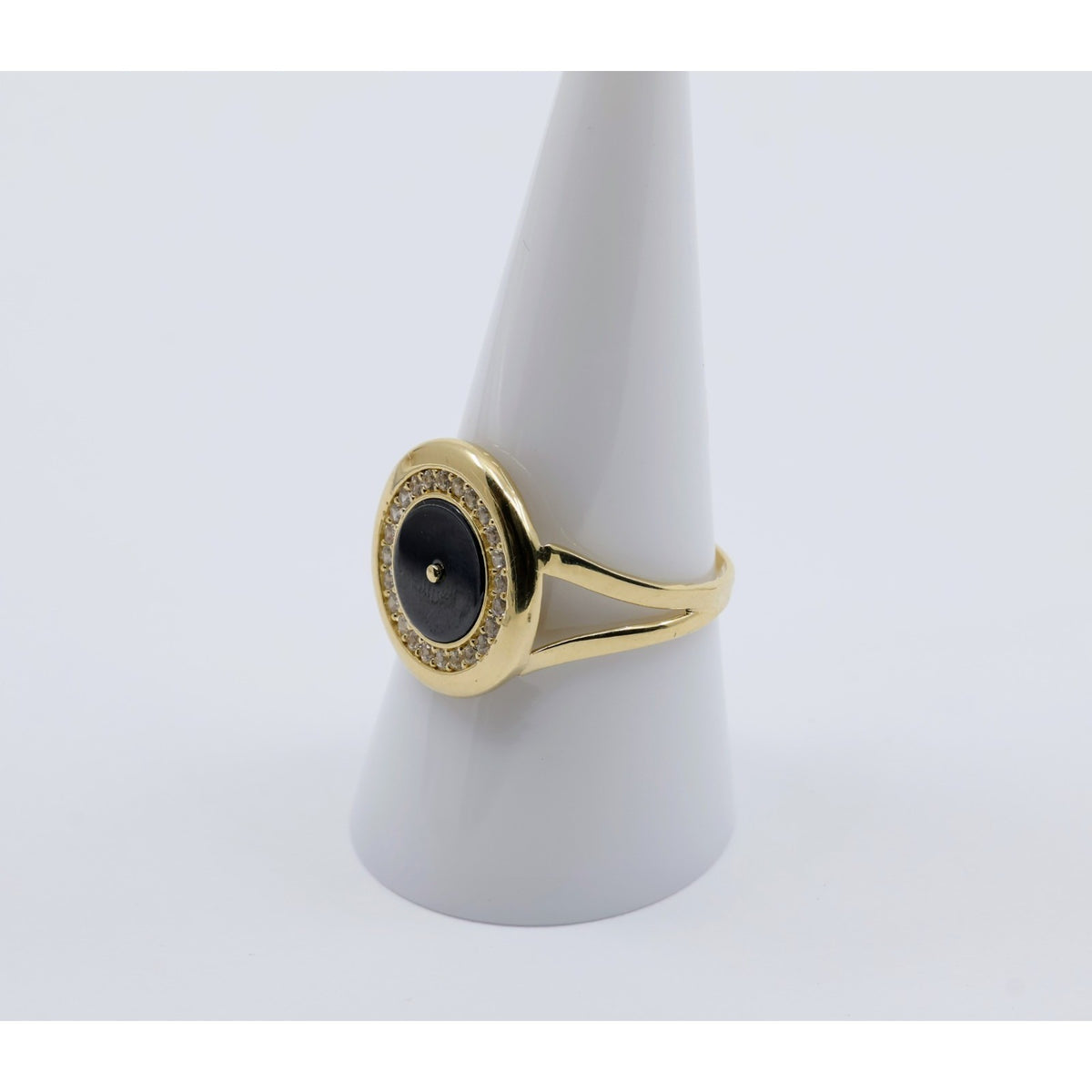 14K Yellow Gold Round Shaped Onyx & CZ Ring