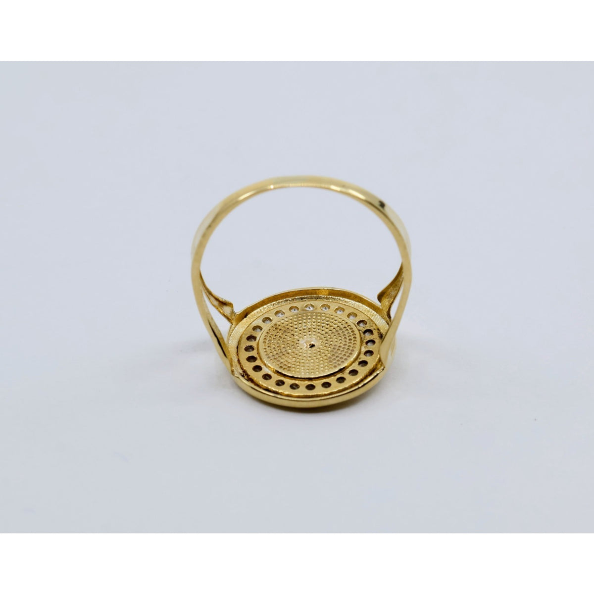 14K Yellow Gold Round Shaped Onyx & CZ Ring