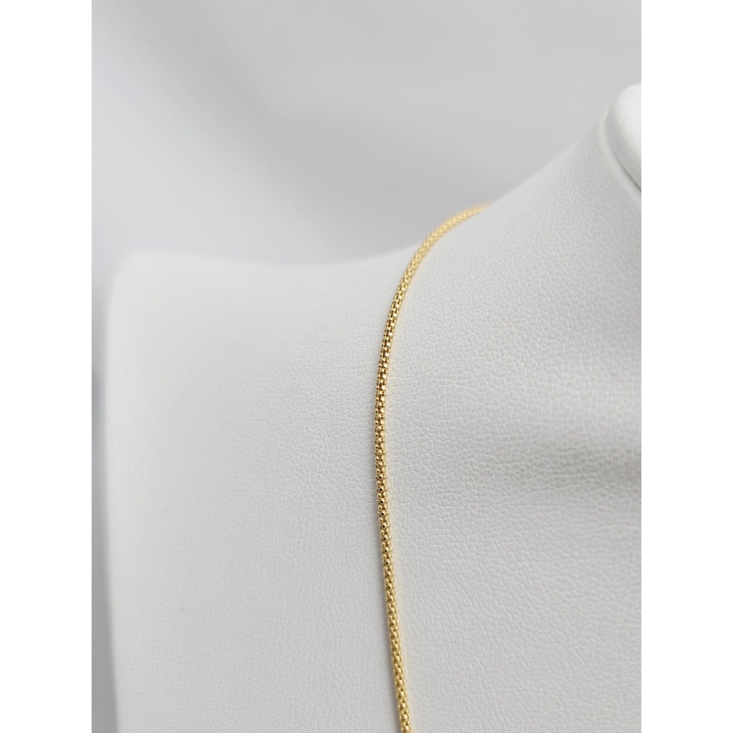 18K Yellow Gold Round V Enamel Charm Pendant Resizable Link Chain Necklace