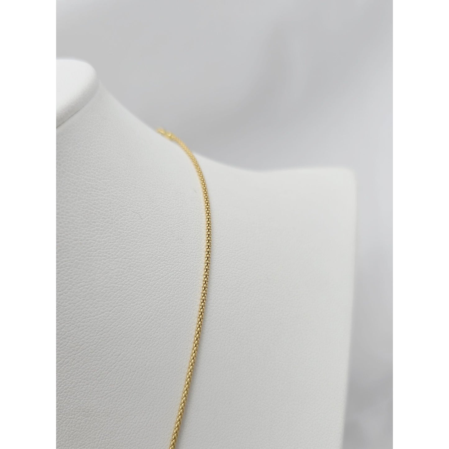 18K Yellow Gold Round V Enamel Charm Pendant Resizable Link Chain Necklace