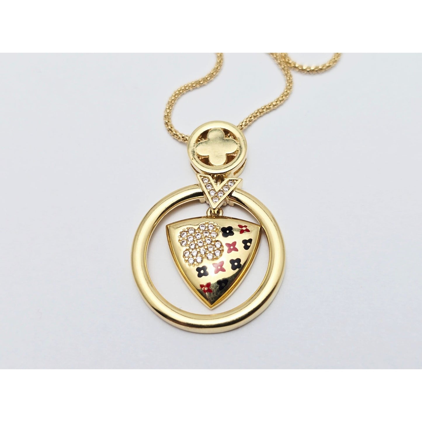 18K Yellow Gold Round V Enamel Charm Pendant Resizable Link Chain Necklace