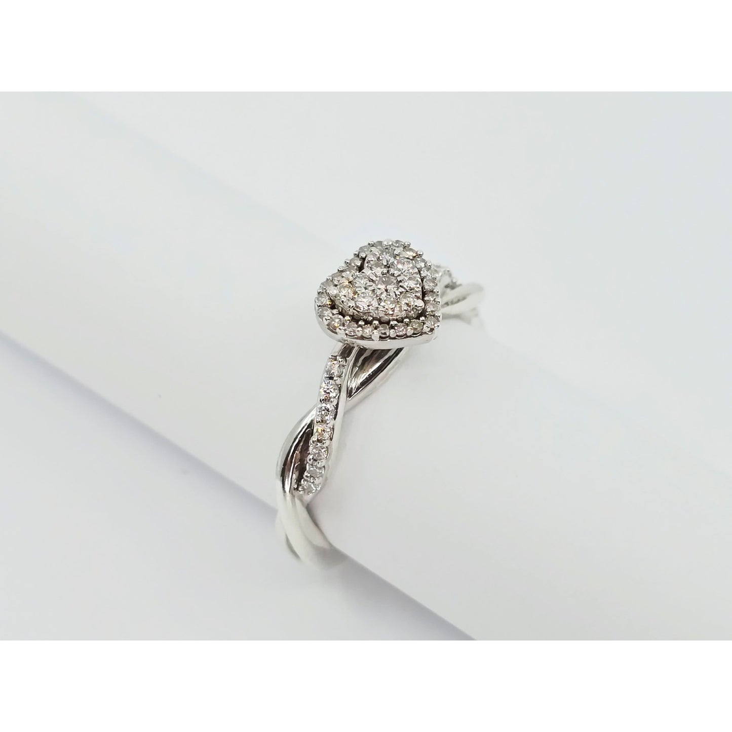 Sterling Silver 925 Heart Shaped Twisting Diamond Ring