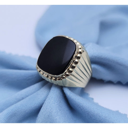 14K Yellow Gold Onyx Gemstone Ring