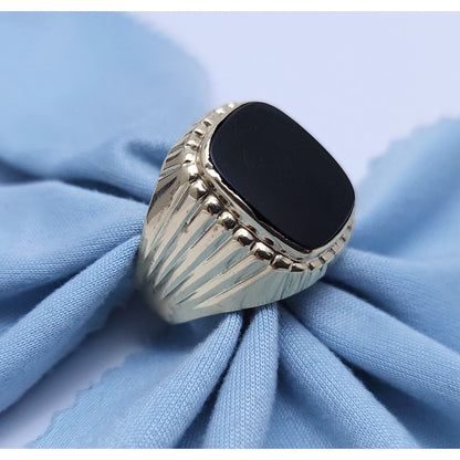 14K Yellow Gold Onyx Gemstone Ring