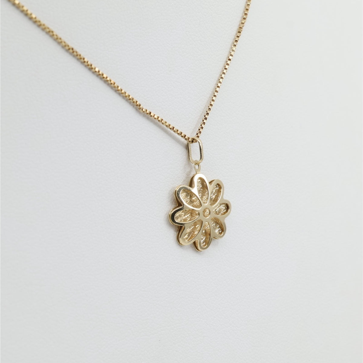 14K Yellow Gold Diamond Cut Floral Flower Petal Charm Pendant