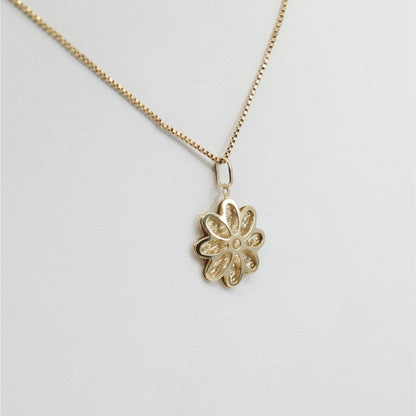 14K Yellow Gold Diamond Cut Floral Flower Petal Charm Pendant