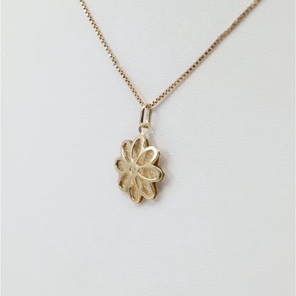 14K Yellow Gold Diamond Cut Floral Flower Petal Charm Pendant
