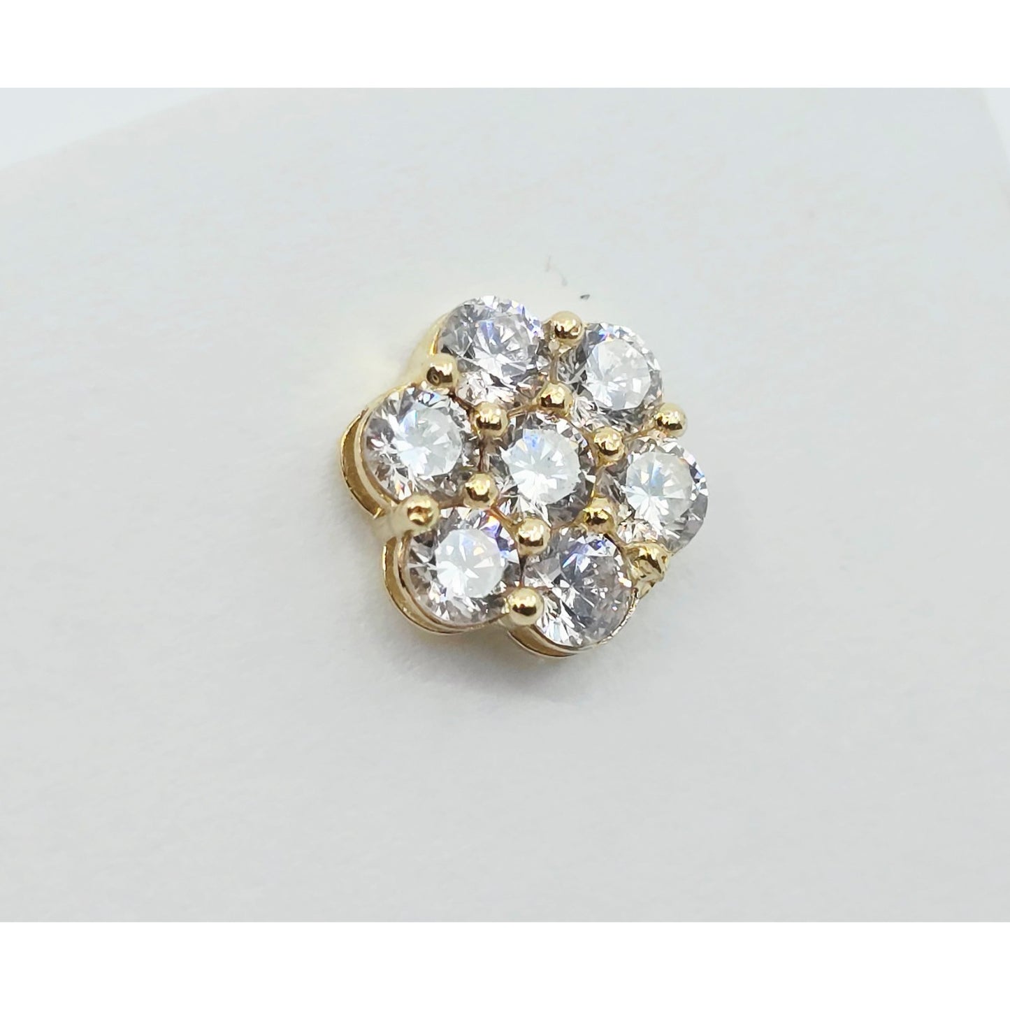 Single 10K Yellow Gold Round Shaped Flower Stud CZ Earring