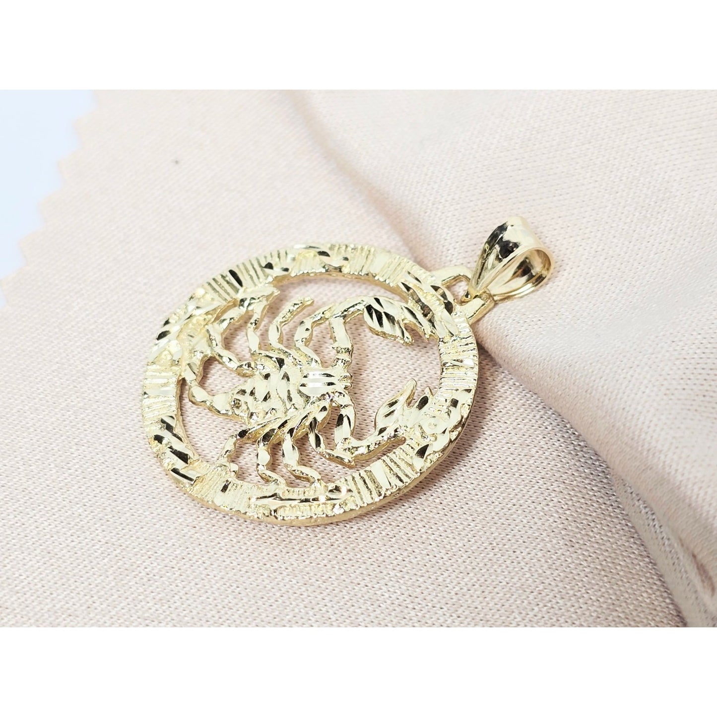14K Yellow Gold Round Horoscope Zodiac Scorpio Scorpion Charm Pendant