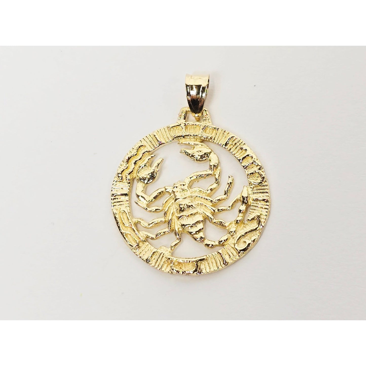 14K Yellow Gold Round Horoscope Zodiac Scorpio Scorpion Charm Pendant