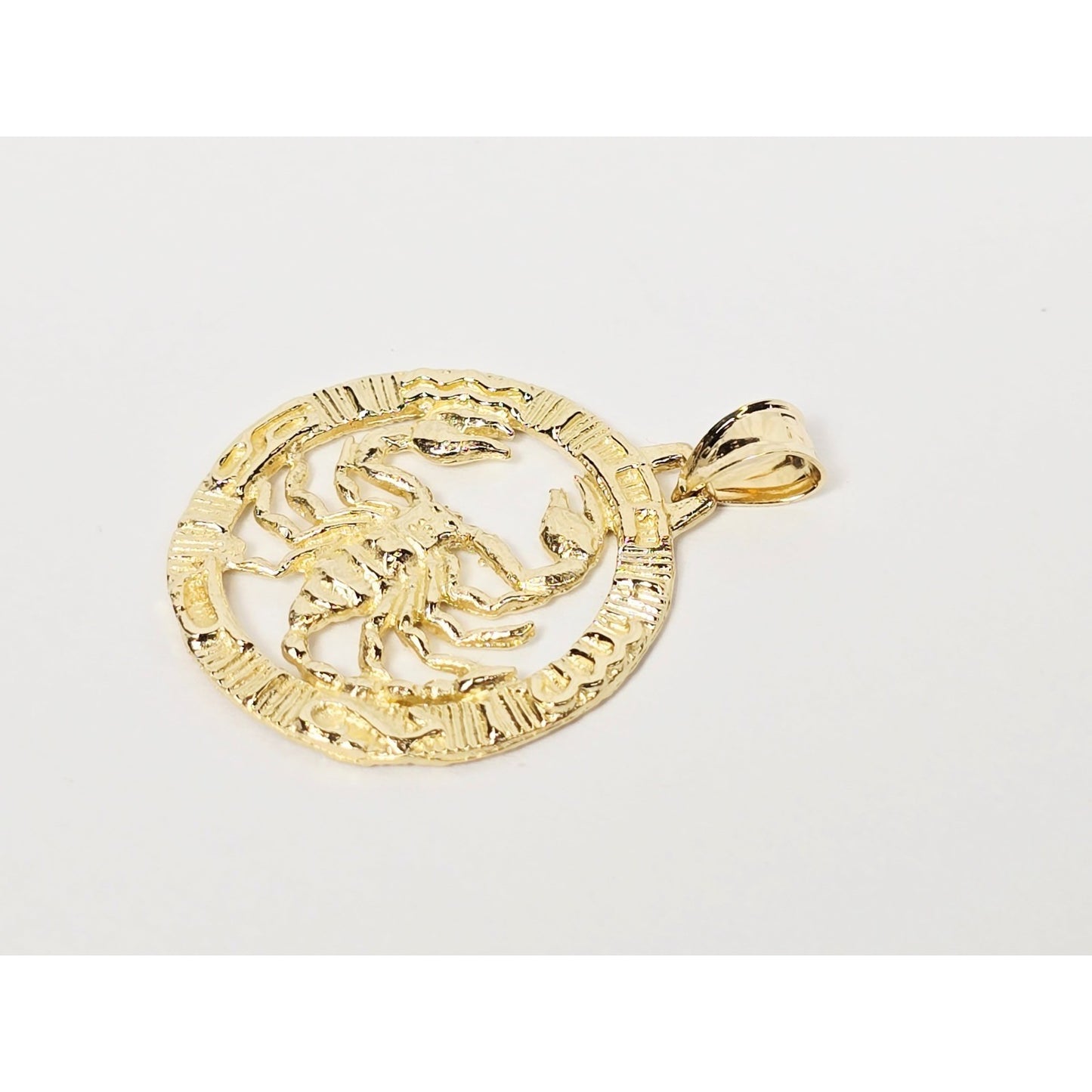 14K Yellow Gold Round Horoscope Zodiac Scorpio Scorpion Charm Pendant