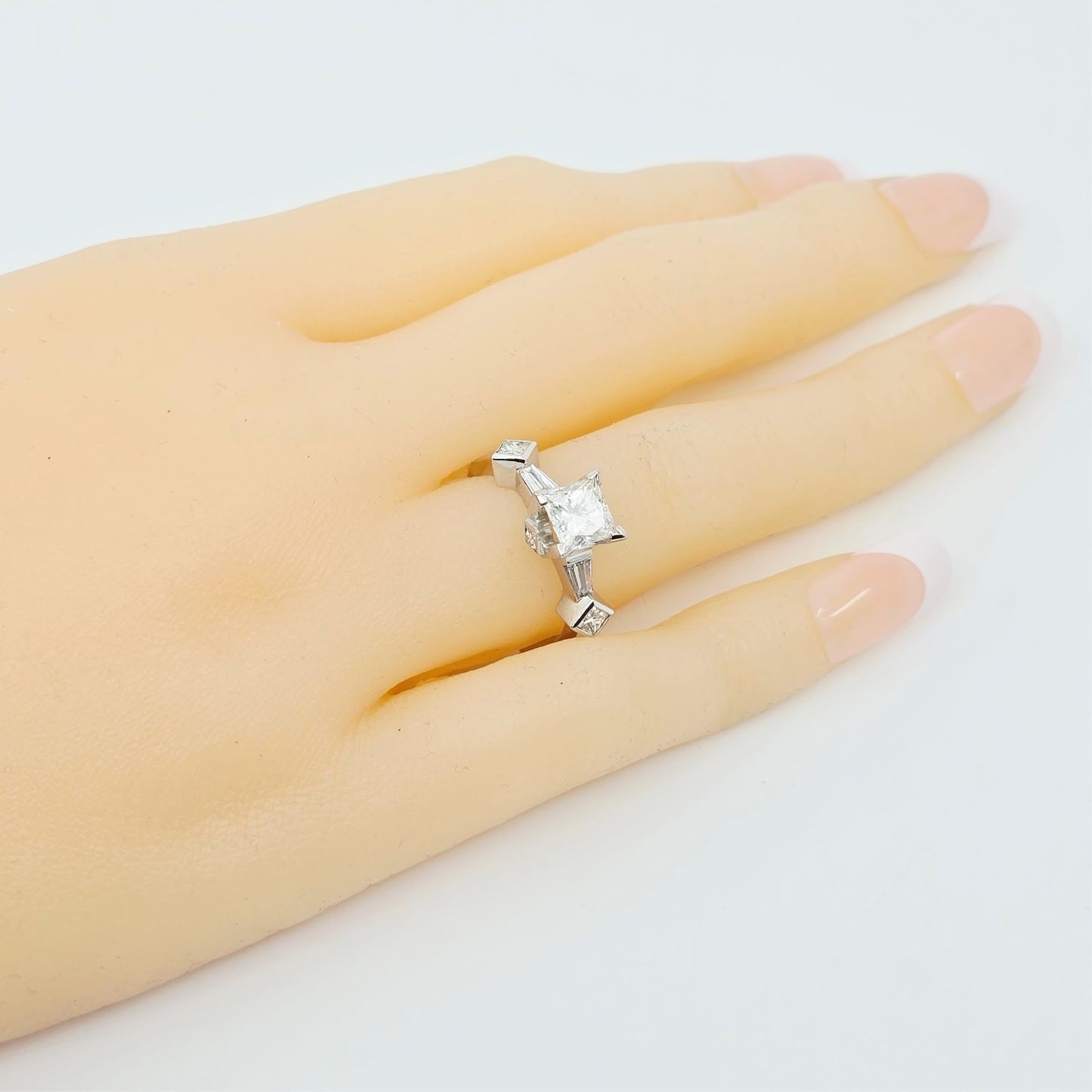 Beautiful Solid Platinum Princess Cut Diamond Engagement Ring 1.05ct EGL Report
