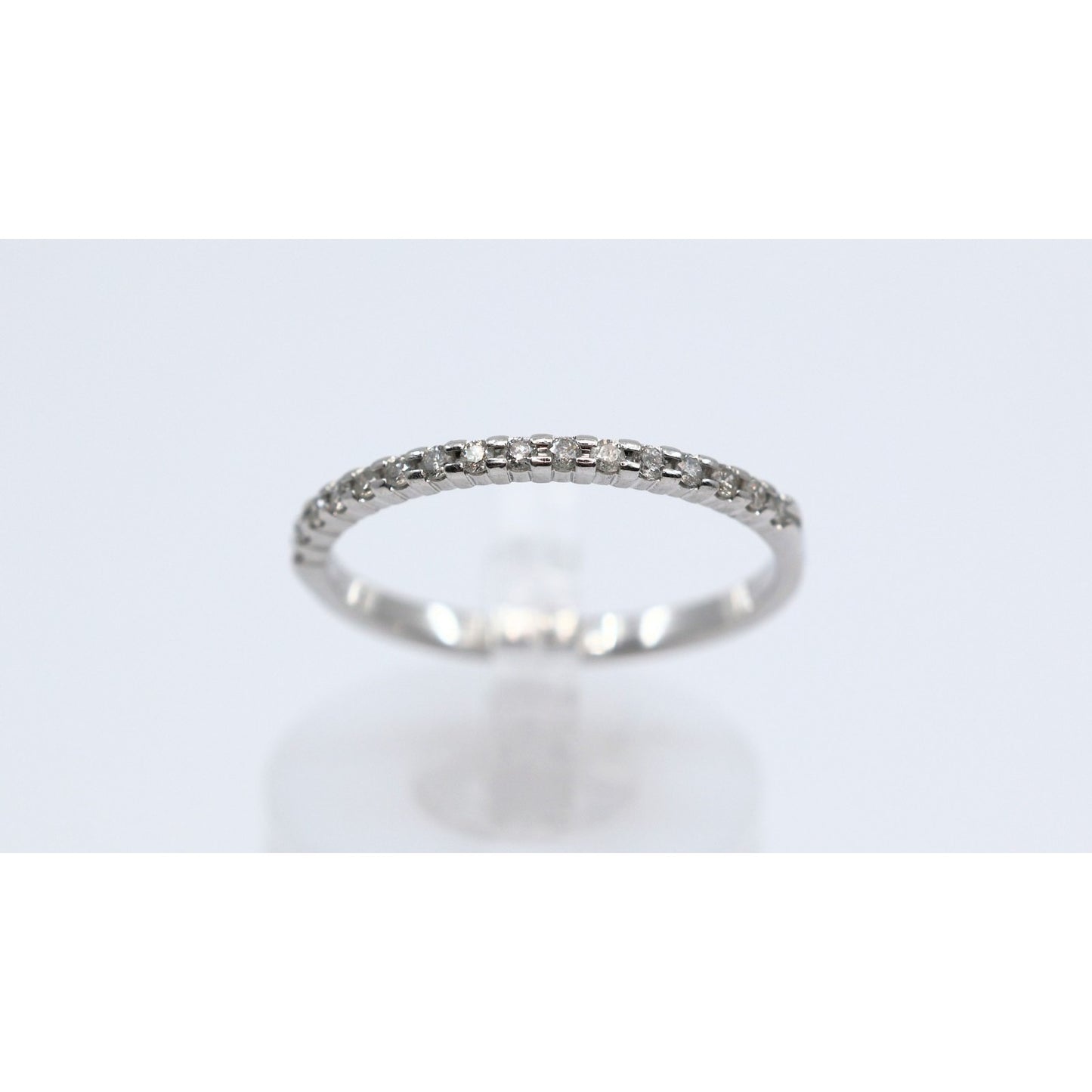 Thin 14K White Gold Single Row Round Cut Diamond Wedding Band Ring