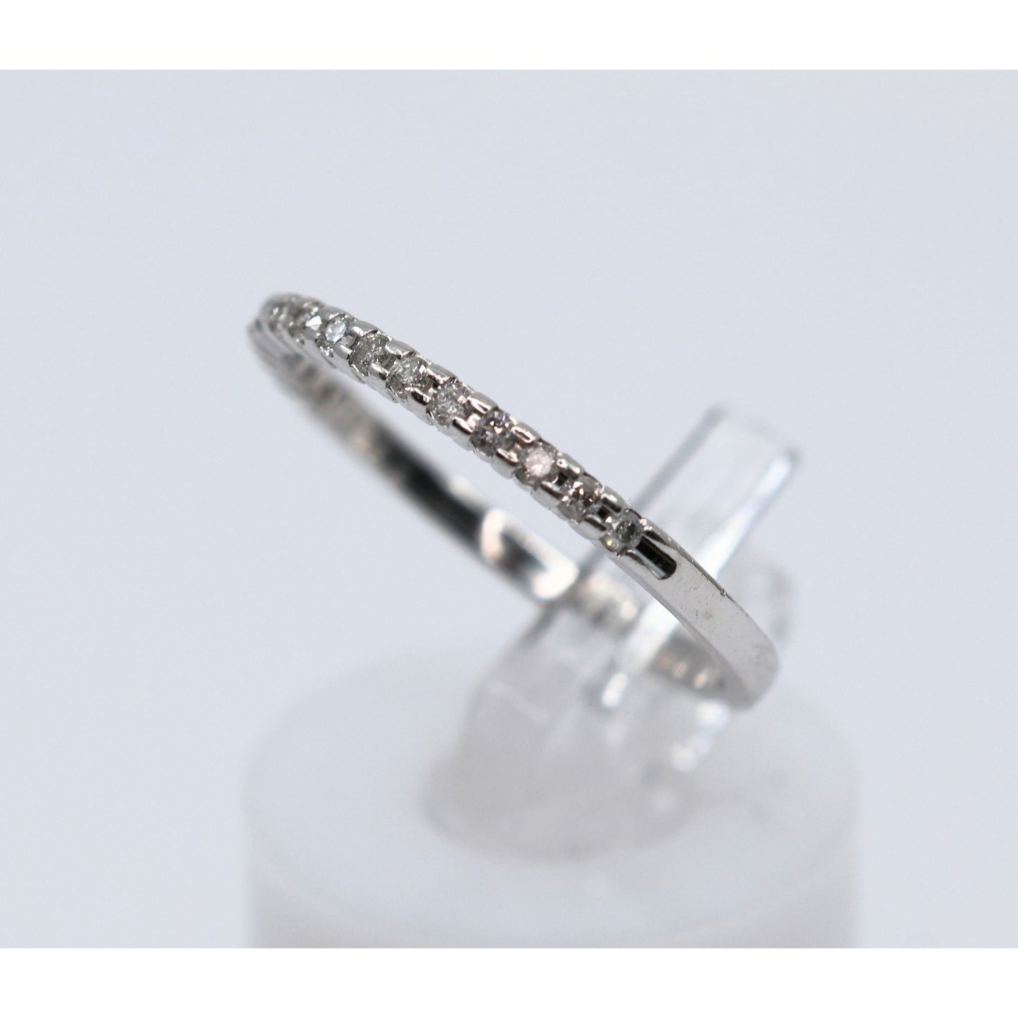 Thin 14K White Gold Single Row Round Cut Diamond Wedding Band Ring