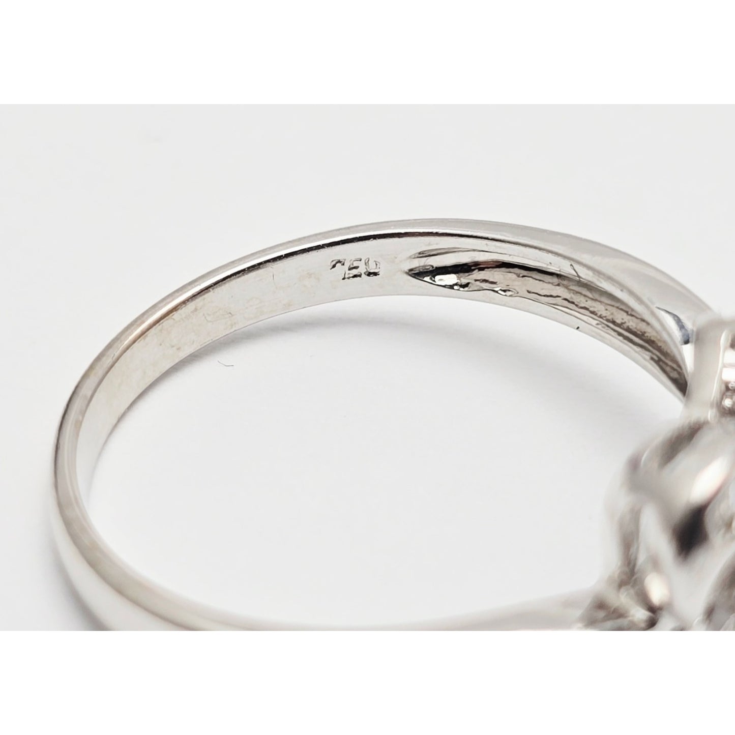 18K White Gold Baguette Cut Diamond Interlocking Ring