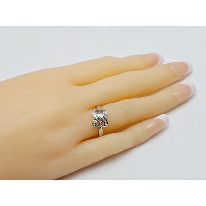 18K White Gold Baguette Cut Diamond Interlocking Ring