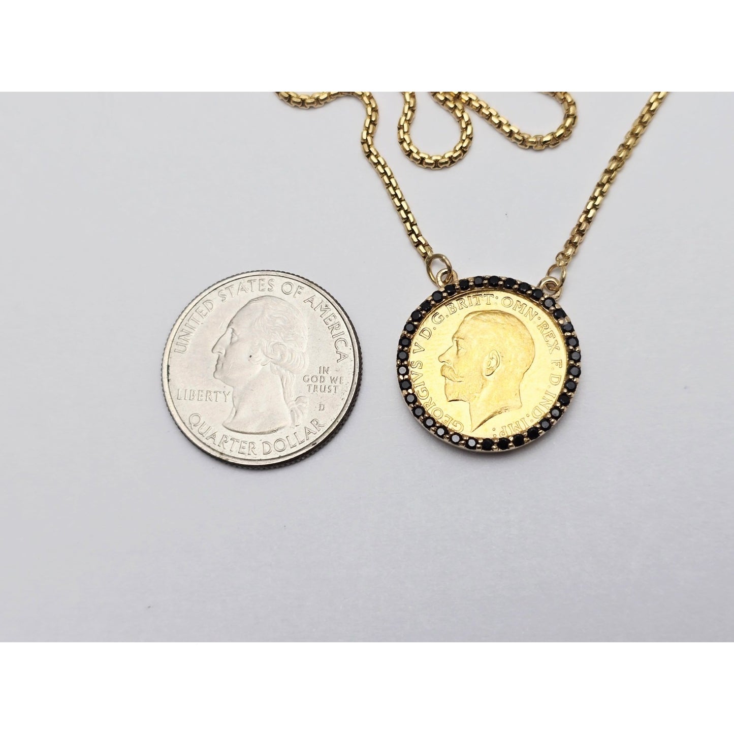 18K Yellow Gold Rounded Box Link Chain Necklace 22K Sovereign Gold Charm Pendant