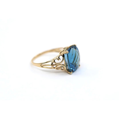 14K Yellow Gold Large Rectangular Blue Topaz Filigree Cocktail Ring