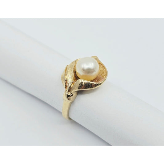 14K Yellow Gold Pearl Flower Shaped Ring